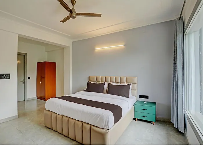 Collection O Rose Gold Hotel Gurgaon