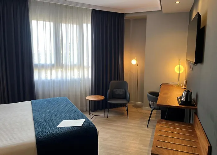 Silken Luis de León Hotel