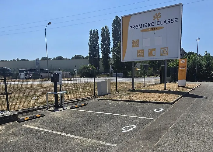 Premiere Classe St Quentin en Yvelines Elancourt Trappes
