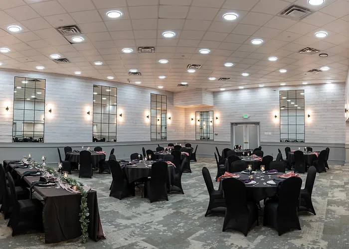 Baymont By Wyndham Red Deer Hotel
