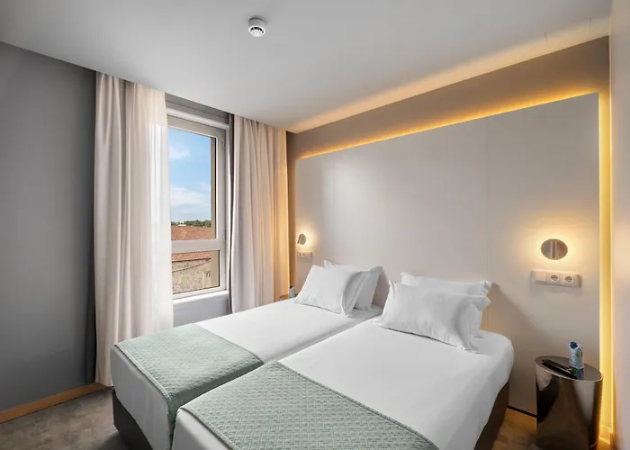 Hotel Basic Braga By Axis