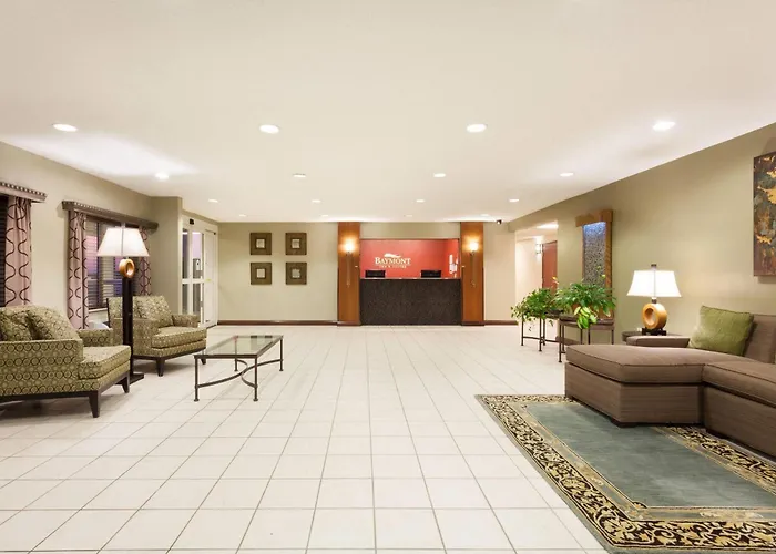 Baymont By Wyndham Dale Hotel