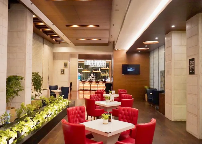 Golden Tulip Lucknow Hotel