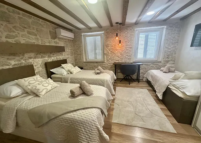 Guest House Laura Split
