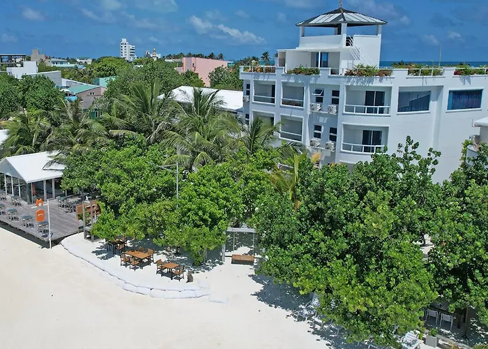 Rashu Hiyaa Hotel Dhiffushi