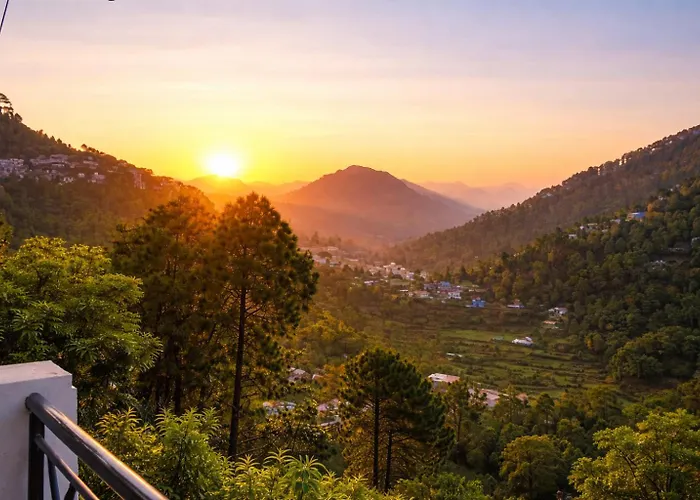 Hotel Avlokan - Near Kainchi Dham Mandir Bhowali