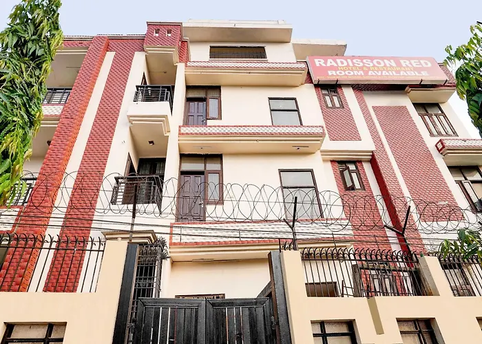 Hotel O Radisson Red Hotel & Restaurant Ghaziabad