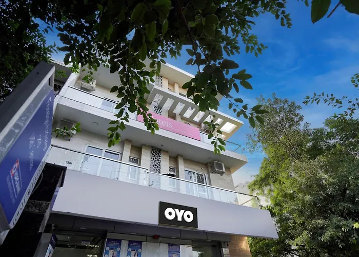 Hotel O Golden Admire Noida