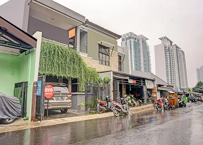 OYO 90738 Griya Dara Near Swimming Pool Essence Dharmawangsa JAKARTA