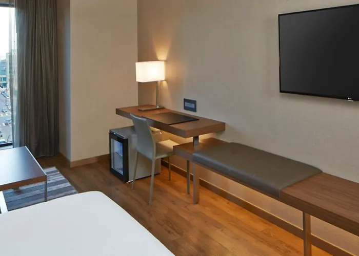 Ac Hotel By Marriott Minneapolis Downtown