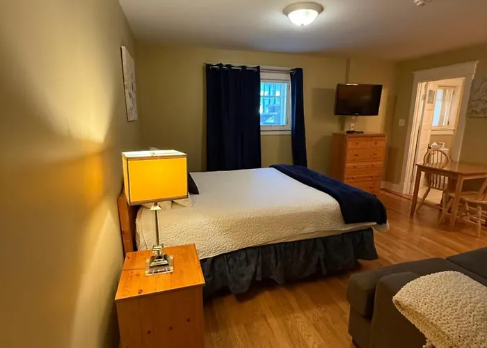 Midstream Manor Unit 1, Studio St. John's