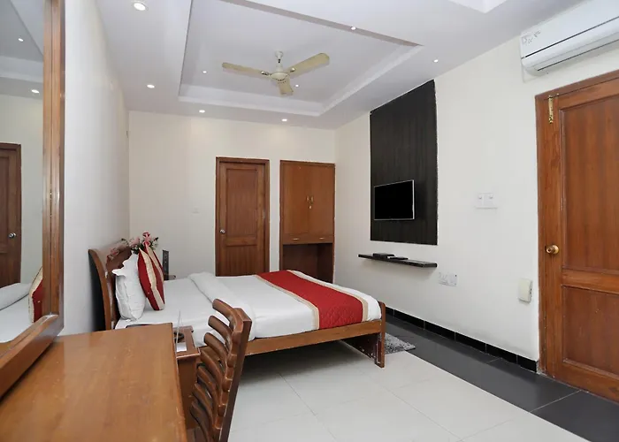 Hotel O The Residency Noida Kalkaji Devi