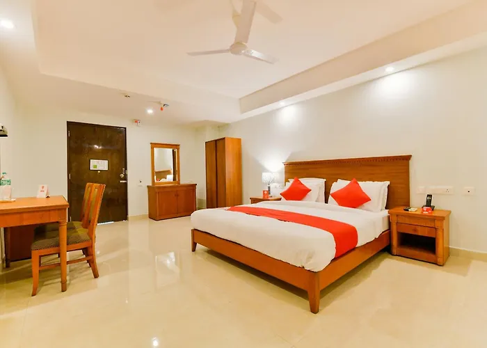 Super Townhouse Vembanad Tourist Home Kochi