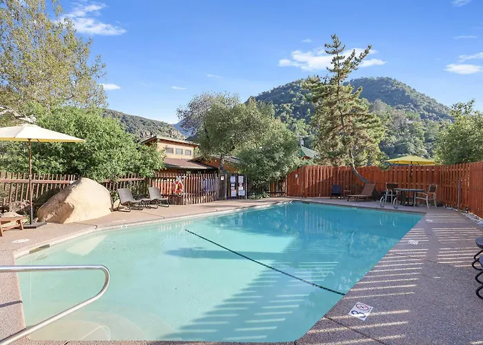 Buckeye Tree Lodge Three Rivers