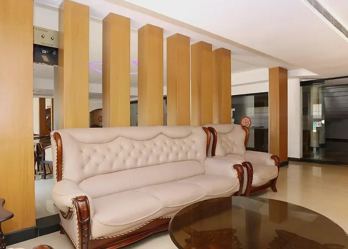 Super Townhouse Dona Castle Hotel Kollam