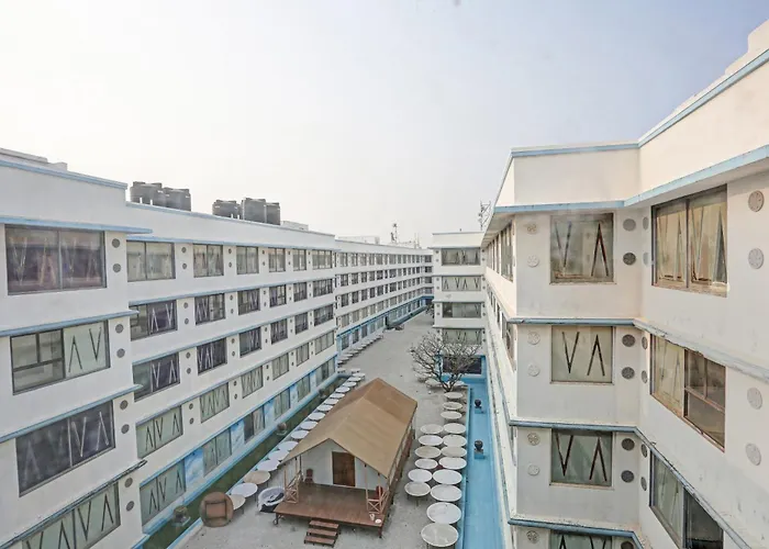 Townhouse Royal Palms Hotel Mumbai
