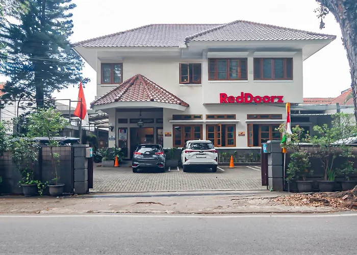 Reddoorz Near Simpang Dago 2 Hotel Bandung