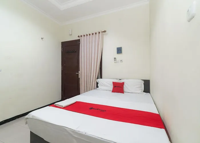 Reddoorz Syariah @ Ketintang Surabaya Hotel