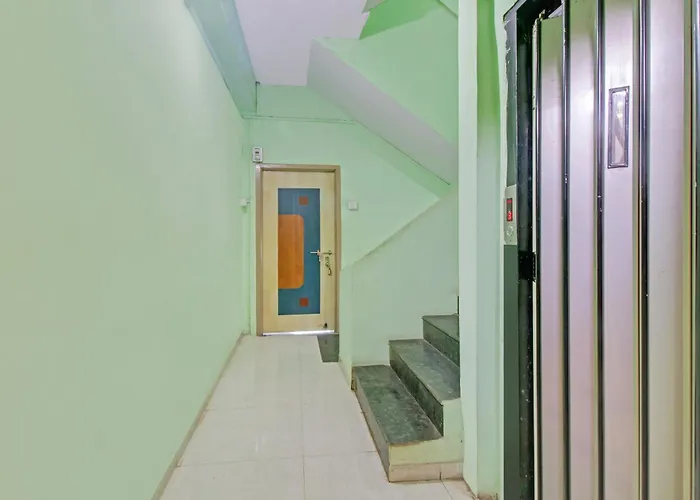 Spot On Sahara Yatri Niwas Hotel Kolhapur