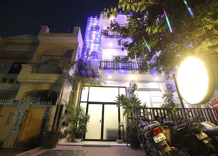 Super Townhouse Kachnar House Vikas Nagar Hotel Lucknow
