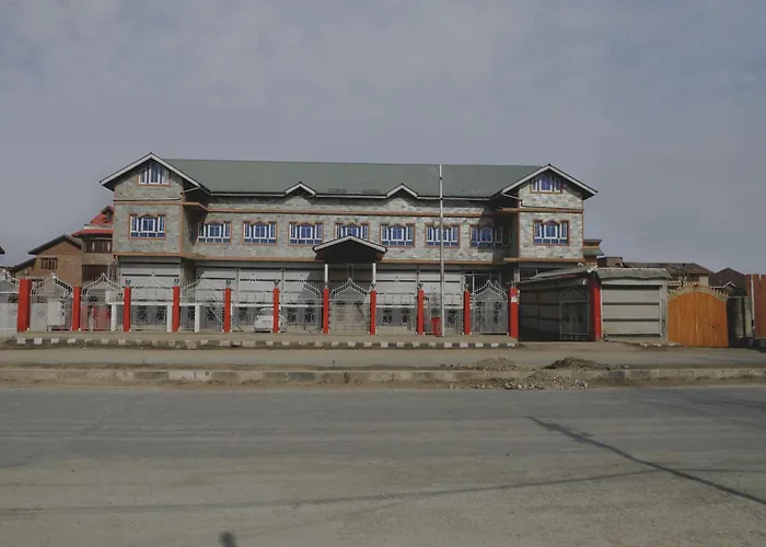 Capital O Sobo Central Srinagar 
