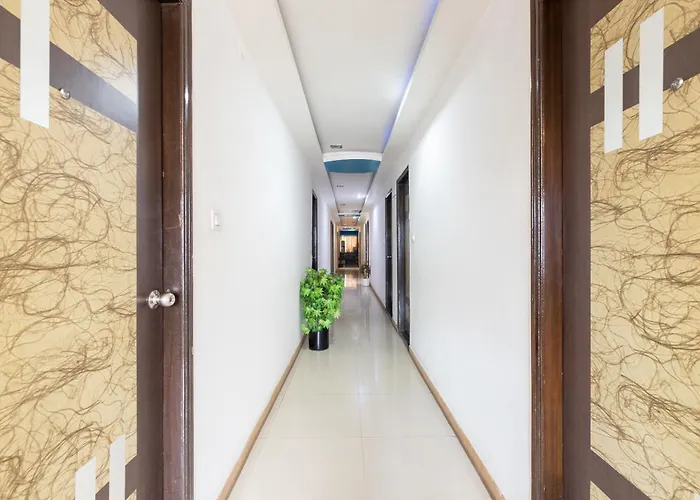 Hotel O The Red Velvet Opposite Novel Office Marathahalli Bridge Bangalore