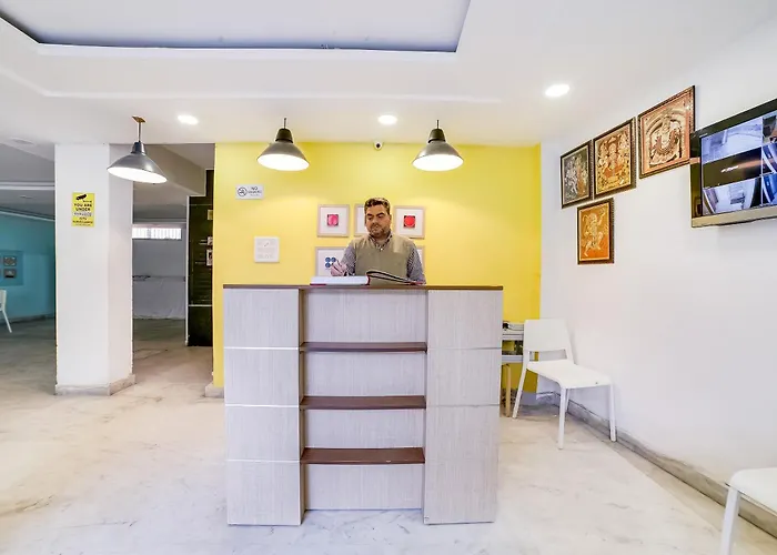 Hotel O Carol Garden Delhi 