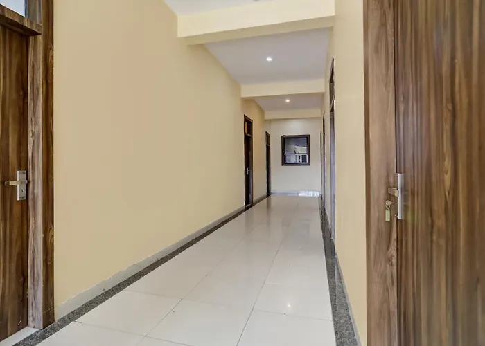 Collection O Amet Garh Hotel Udaipur