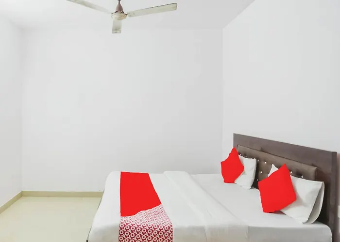 Hotel O The White House Faridabad