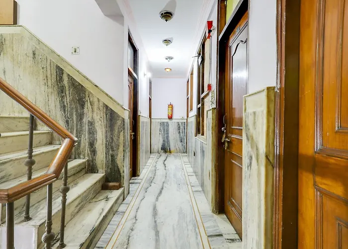 Oyo 75351 Hotel Moon Palace Dx New Delhi