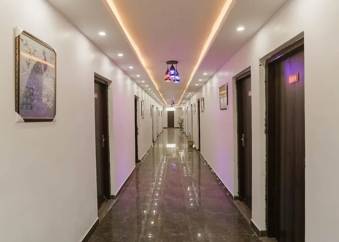 Hotel O Red Velvet Rooms & Banquet Faridabad