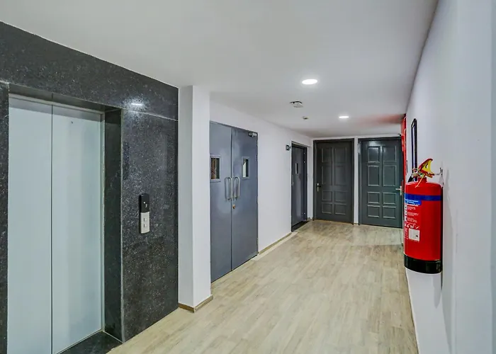 Collection O Hotel Shivam Inn Delhi 