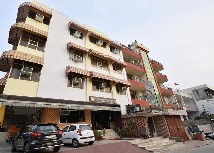 Hotel O Apple 9 Jaipur