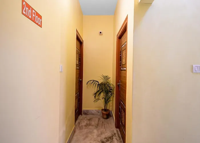 Hotel O Royal Plaza Kolkata