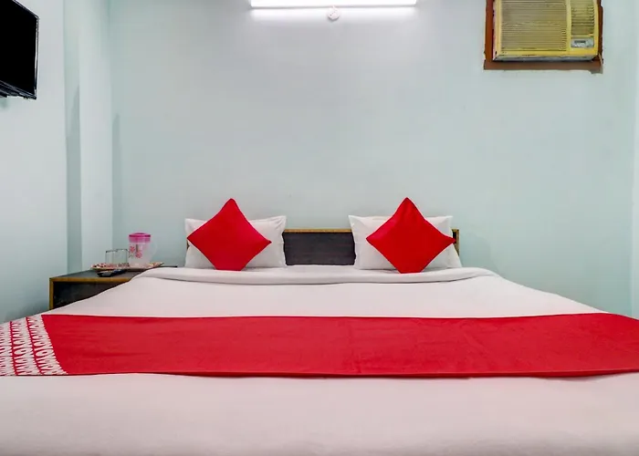 Hotel O Shiv Kripa Kanpur