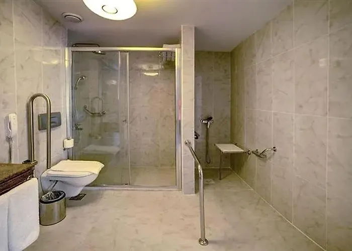 Jasmine Court Hotel Central Beachfront Location ! Kyrenia 