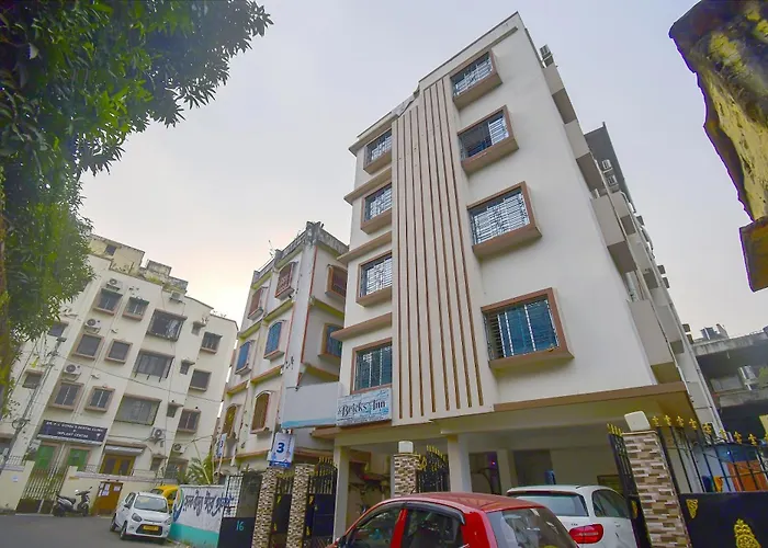 Collection O Bricks Inn Hazra Road Near Birla Mandir Kolkata