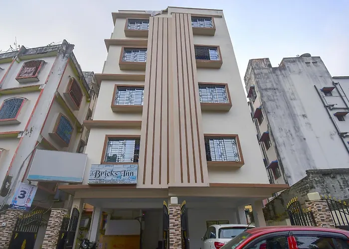 Collection O Bricks Inn Hazra Road Near Birla Mandir Kolkata