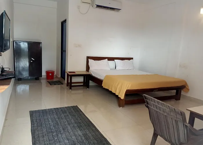 Oyo Golden Hub Resort Morjim Goa
