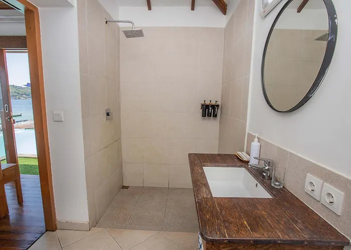 Hotel Indigo Blue Ceningan Nusa Lembongan