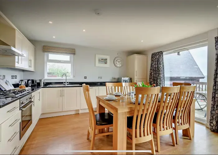 Hot Tub Lodge At Retallack Resort With 2 Bedrooms Padstow
