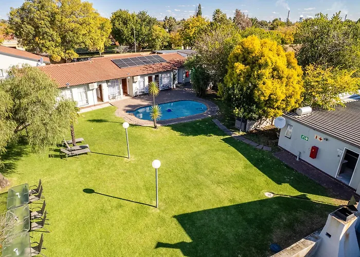 16 Vaalrivier Hotel Secunda