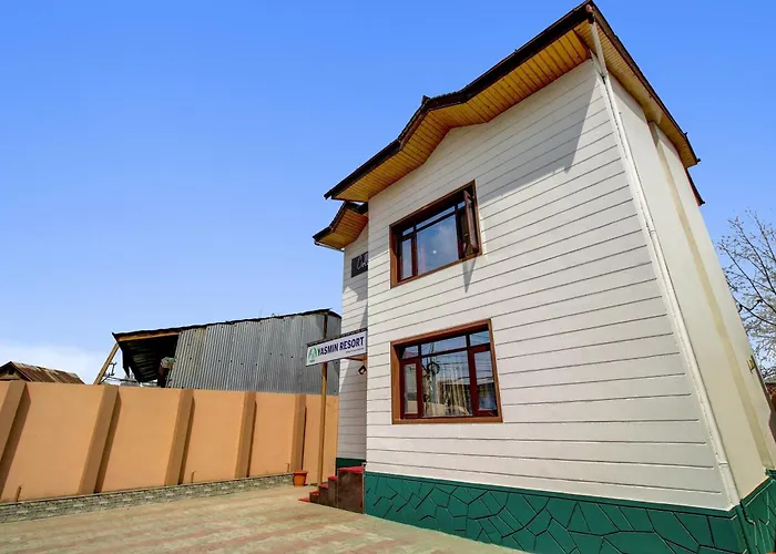 Capital O Yasmin Resort Srinagar 