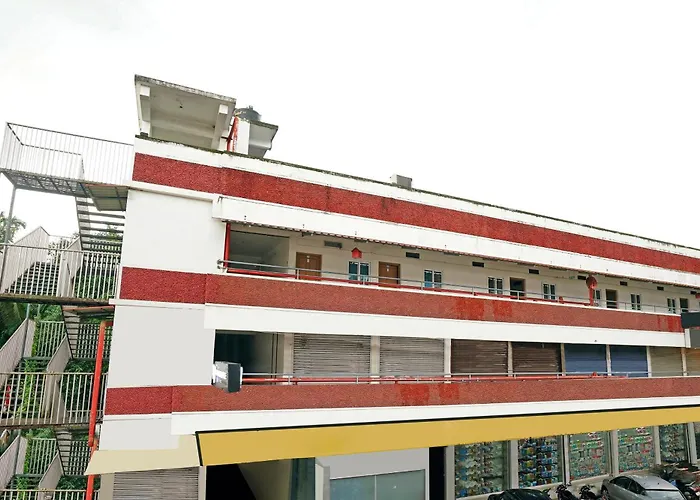 Hotel O Majestic Group Kochi