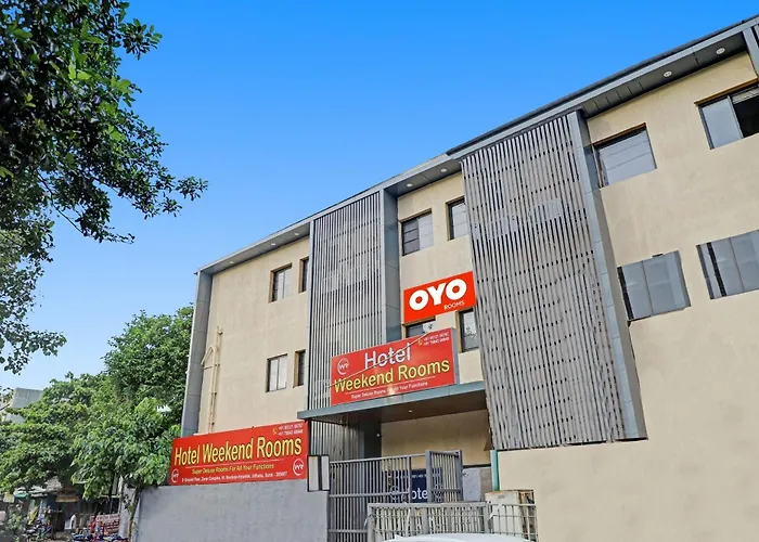 Hotel O Weekend Rooms Surat