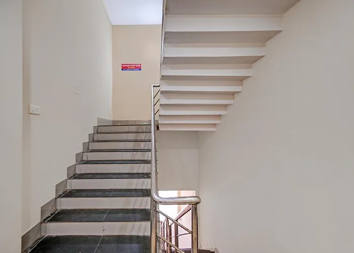 Hotel O Moonlight Guest House Bhubaneswar
