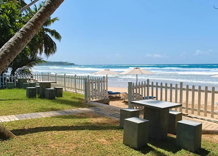 Smeralda Resorts Dikwella