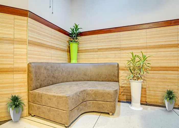 Oyo Flagship Mezban Grand Suites Kochi