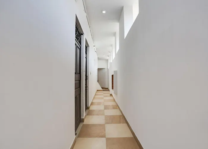 Oyo Spot On Hotel Lila Lucknow