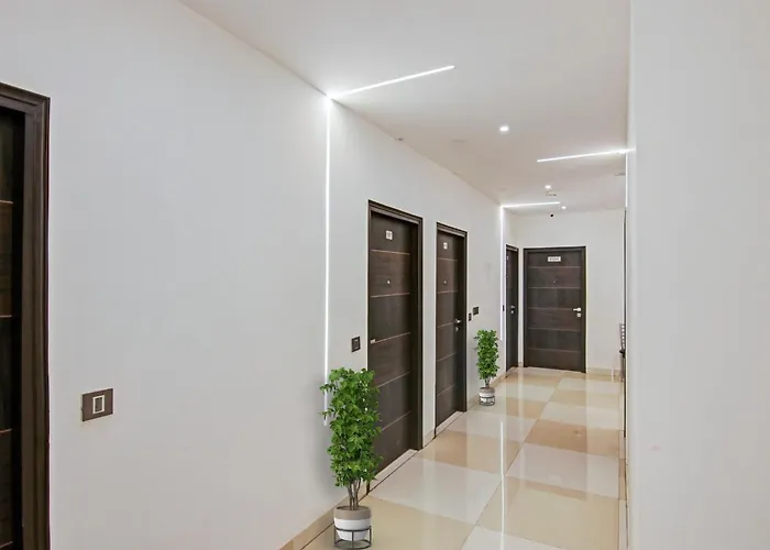 Hotel O West New Delhi